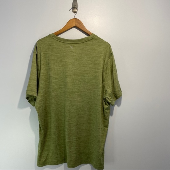 COPY - 🦈 Gaiam Men’s Tee Size XL - Picture 3 of 16